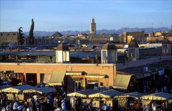 Marrakech mit Blick auf den Hohen Atlas